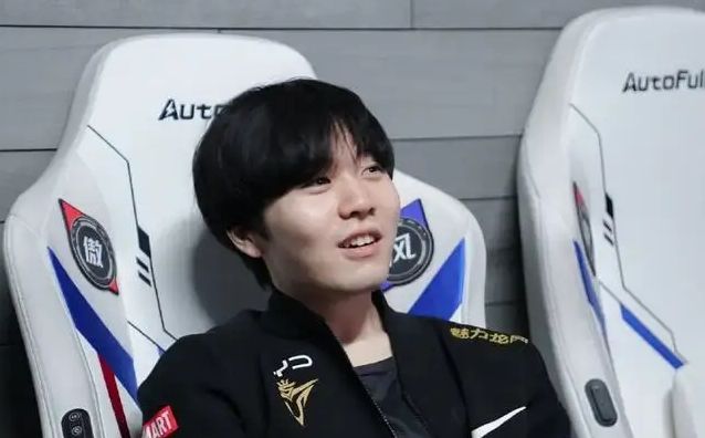 琼斯更是在 琼斯更是在