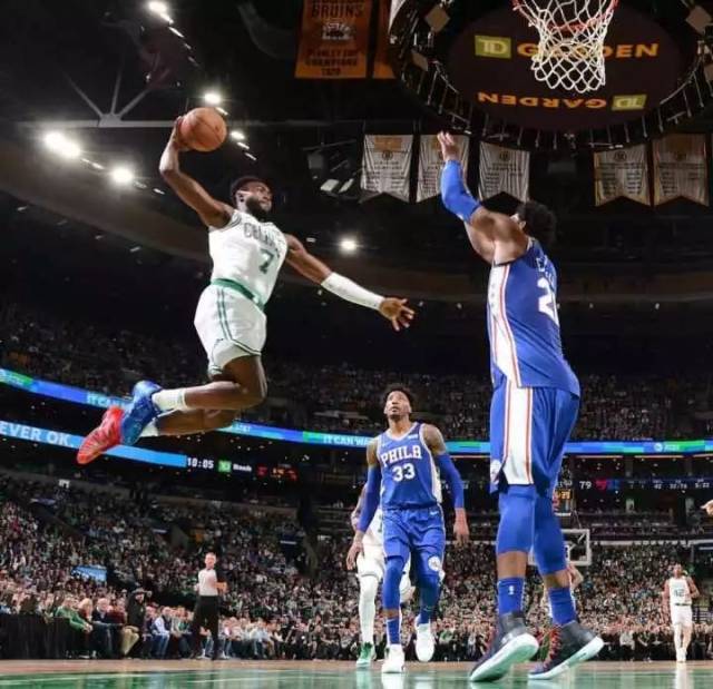 球员在劣势 球员在劣势